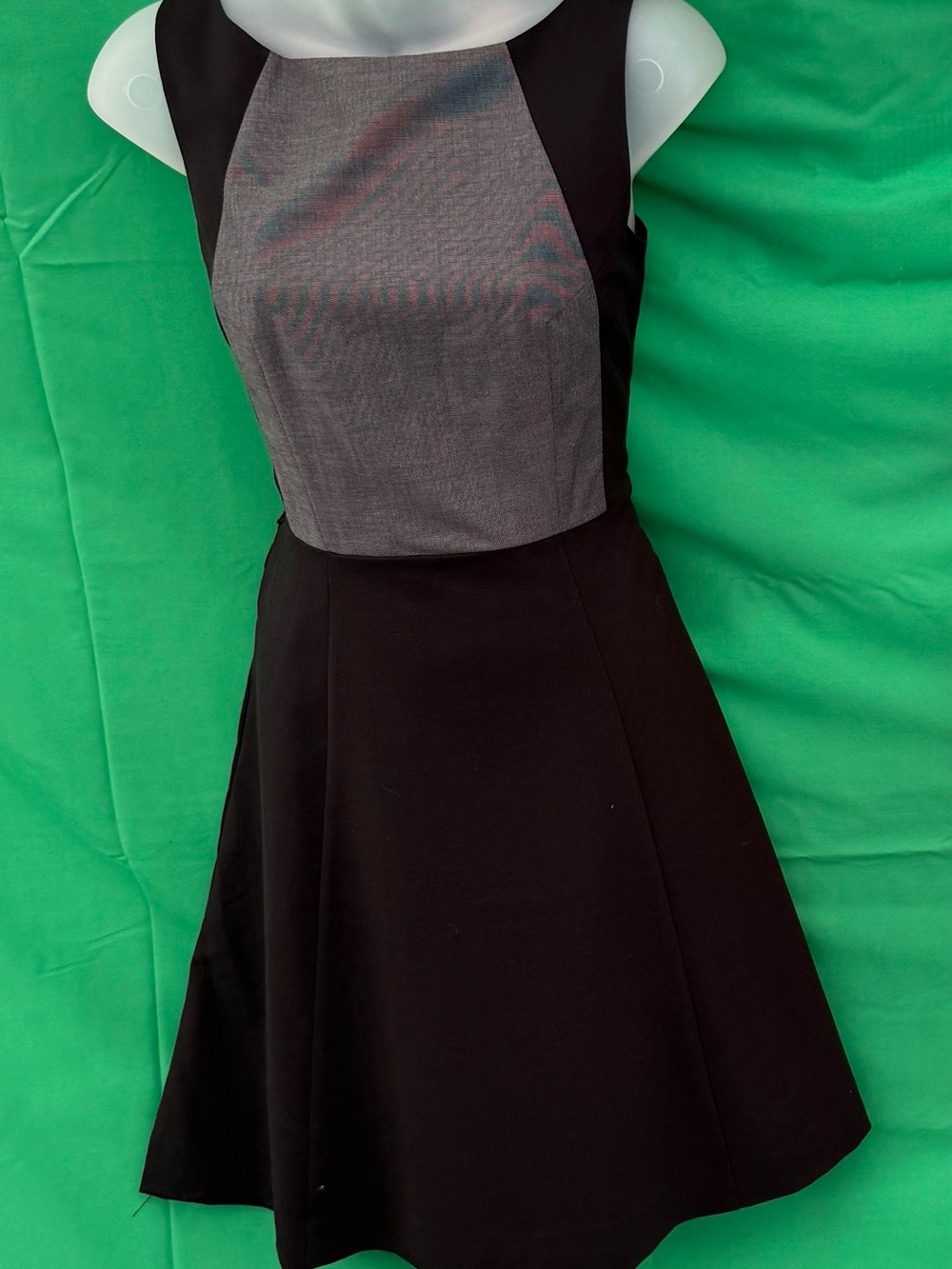 H&M Colorblock Fit & Flare Skater Dress Black Gray Size 6 Sleeveless Mini